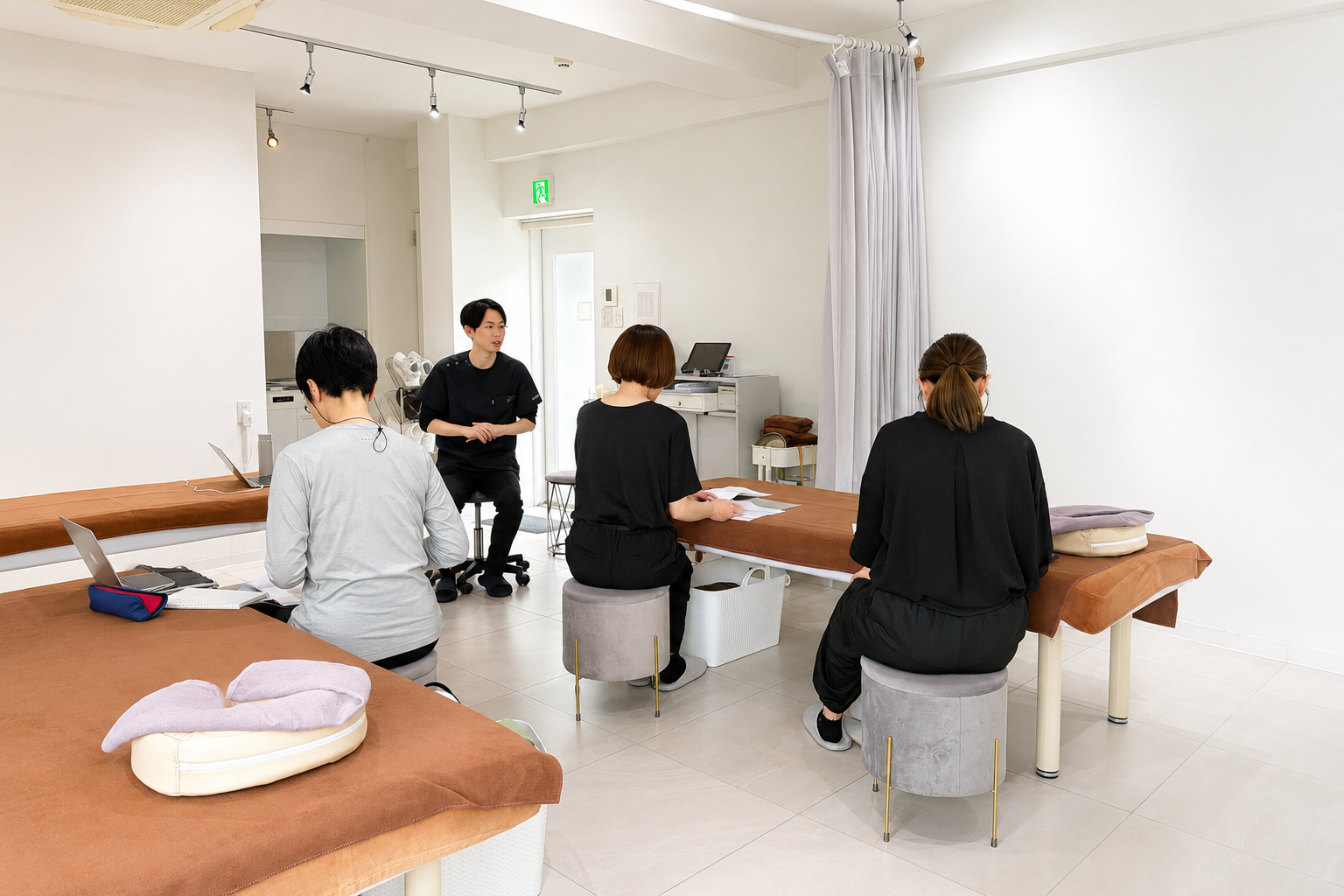 Alignment TOKYO — スタッフ研修の様子